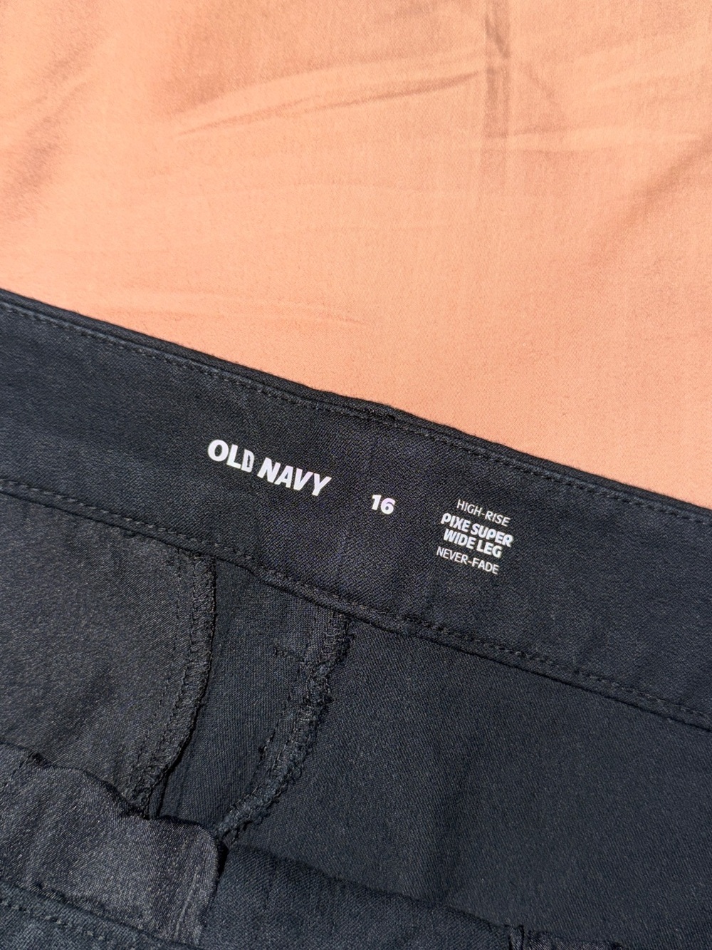 Old Navy Women’s Black High Rise Pixie Super Wide Leg Pant - Picture 2 of 4